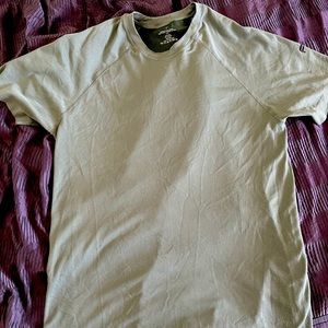 Fabletics Shirt Mens Medium Gray Standard Fit Short Sleeve Casual Gym